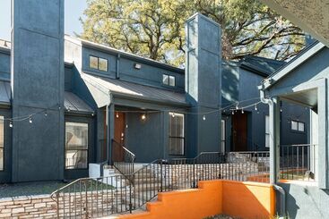 Locale Bouldin Creek   Austin