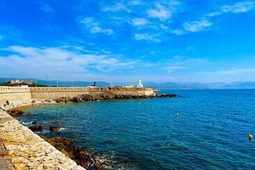 Appartement Tout Neuf Vieil Antibes