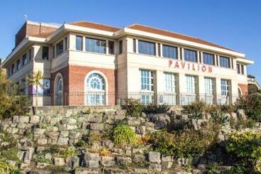 Bournemouth Hot Tub & Sauna Holiday Let