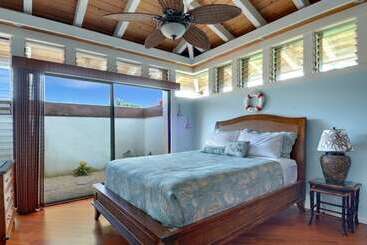 Rate Elegant Home With Hot Tub And Pool On Makai Golf Course