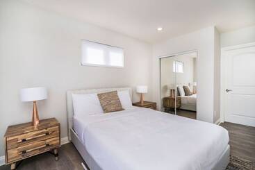 Brand New Luxury 3bdr Townhome In Silver Lake