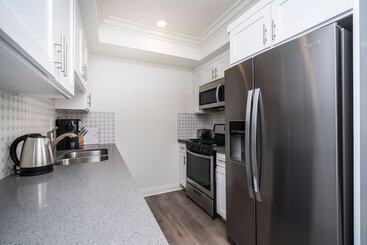 Brand New Luxury 3bdr Townhome In Silver Lake