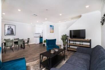 Brand New Luxury 3bdr Townhome In Silver Lake