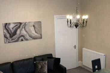 Ground Floor Apartment Near Gla Airport