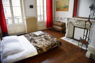 هتل Appartement Dernier Sous