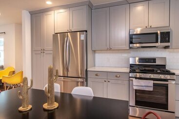 Newly Remodeled 3 Bdr House Near Dodgers Stadium