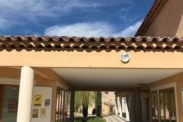 اقامتگاه Résidences La Tour Du Guet