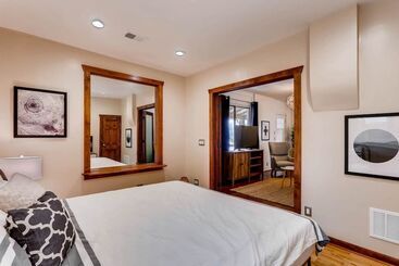 Sloan S Lake Solitude Intimate Carriage House