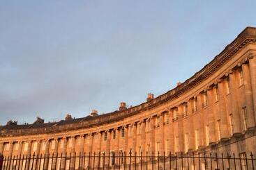 The Apartment, Bath