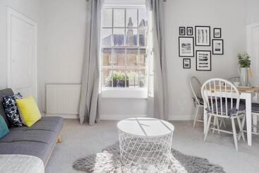The Apartment, Bath