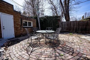 The City Park Cottage With Home Theater