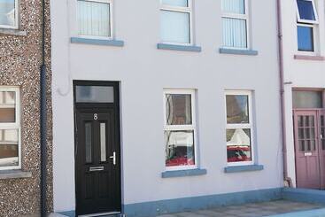 8 Enfield Street