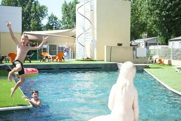 هتل Camping Les Jardins D Elsa