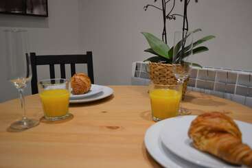 Onpoint Apartments   Deluxe Apartment City Centre Ideal Location!