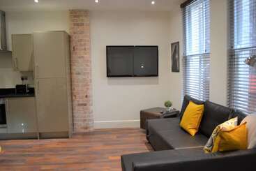 Onpoint Apartments   Deluxe Apartment City Centre Ideal Location!