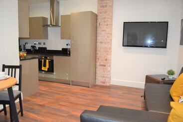 Onpoint Apartments   Deluxe Apartment City Centre Ideal Location!