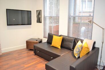 Onpoint Apartments   Deluxe Apartment City Centre Ideal Location!