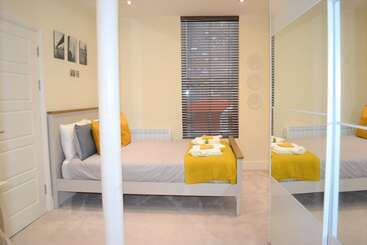 Onpoint Apartments   Deluxe Apartment City Centre Ideal Location!
