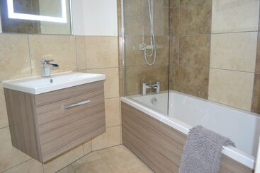 Onpoint Apartments   Deluxe Apartment City Centre Ideal Location!