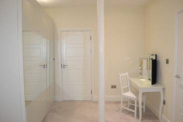 Onpoint Apartments   Deluxe Apartment City Centre Ideal Location!