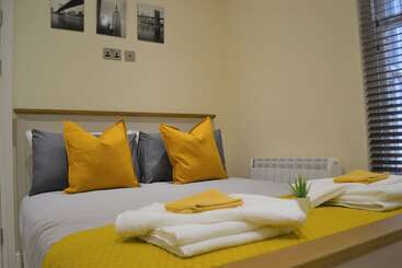 Onpoint Apartments   Deluxe Apartment City Centre Ideal Location!