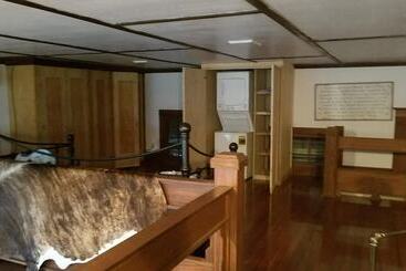 דירות לתיירים Park Avenue Lofts