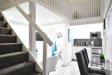 Hobe Lofts By Designedvr