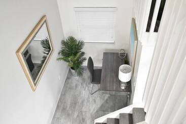 Hobe Lofts By Designedvr