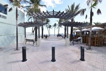 Hobe Lofts By Designedvr