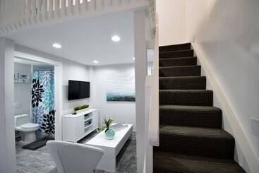 Hobe Lofts By Designedvr