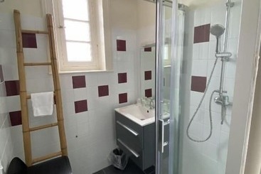 هتل Hôtel Des Pins