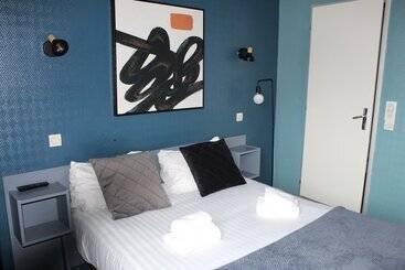 هتل Hôtel Des Pins