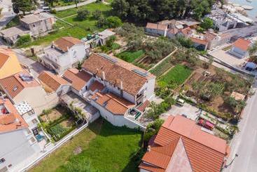 דירות לתיירים Apartments Grgo