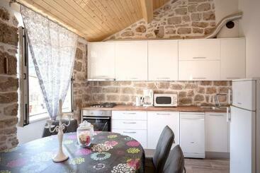 Apartment Nediljka In Old Part Of Town