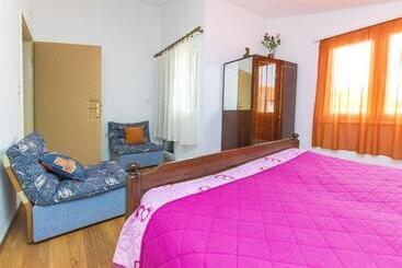 Apartments Nives