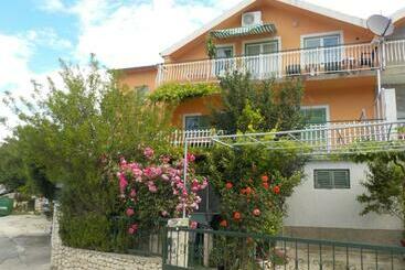 Жильё для туристов Svetin Apartments