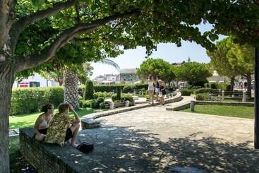 ツーリストアパートメント Apartments Vladimir