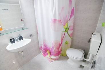 Avra Comfort Rooms Family
