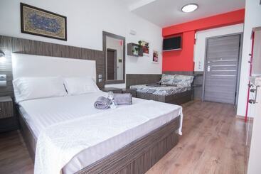 Avra Comfort Rooms  Family