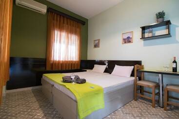 Avra Comfort Rooms