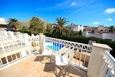 Spacious House Near Port De Pollenca With Pool