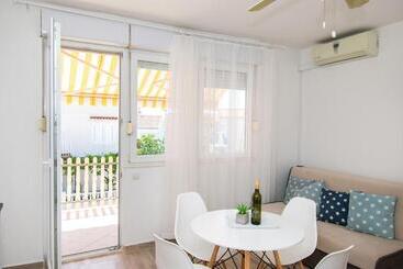 Apartments Tiho