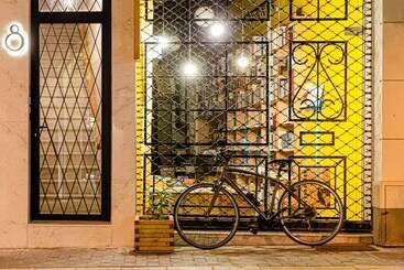 Chandakos 8 Design Apts