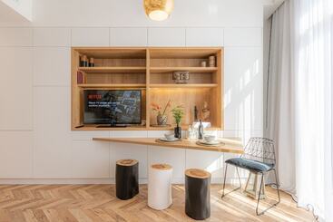 Chandakos 8 Design Apts