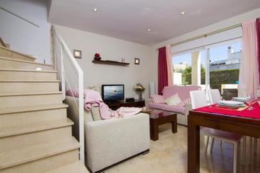 Spacious House Near Port De Pollenca With Pool