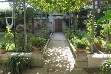 La Bella Corte