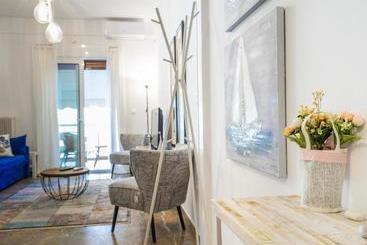 Unique Apartment In Glyfada Center