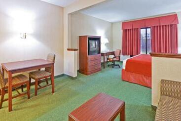 Auburn Place Hotel & Suites Paducah