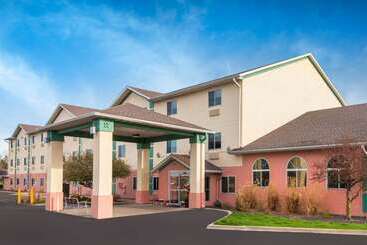 هتل Baymont By Wyndham Galesburg