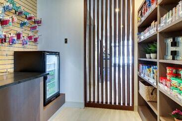 هتل Baymont By Wyndham Galesburg